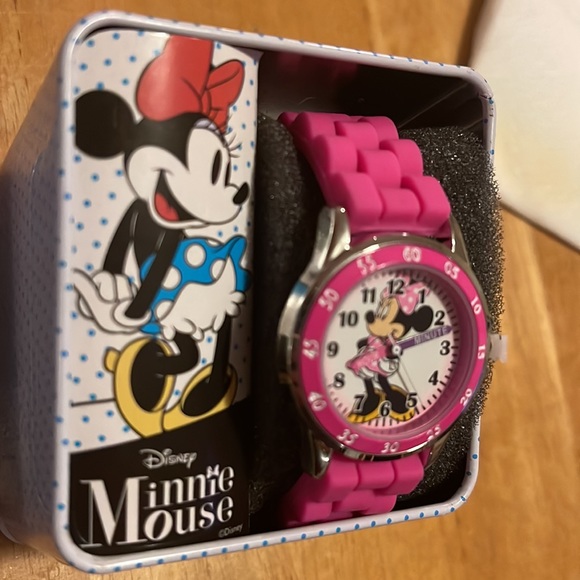 NIB - Minnie Mouse Watch ⌚️ - Picture 4 of 7